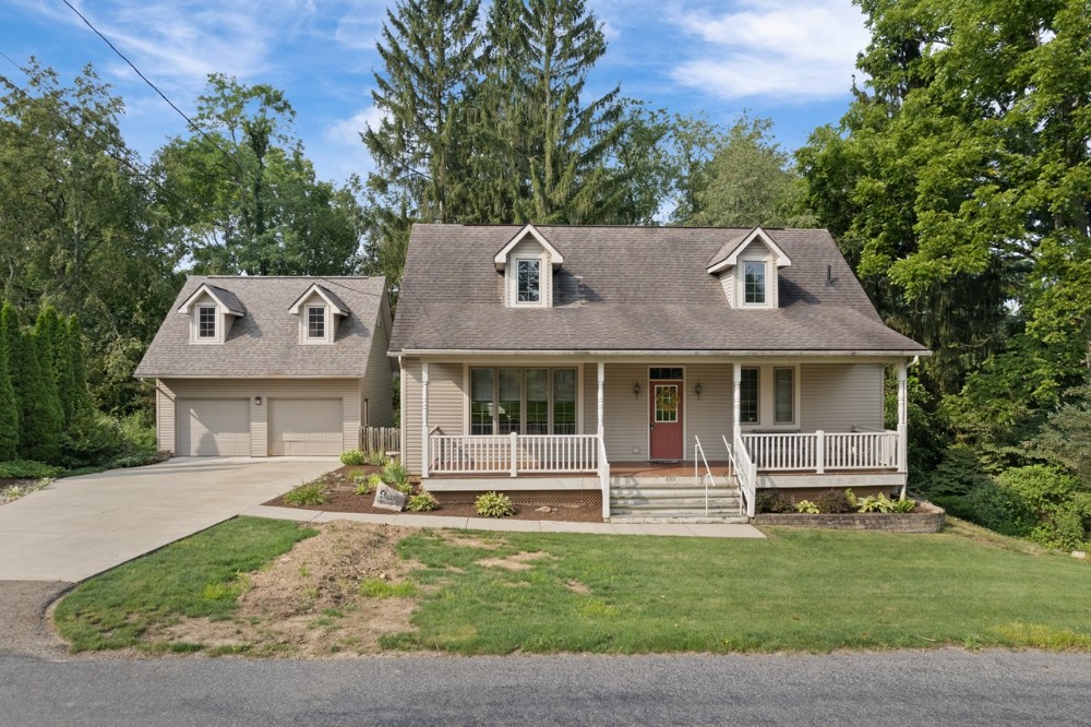 Quality OneOwner Home 2002 Schalmo Build Large Lot Canal Fulton